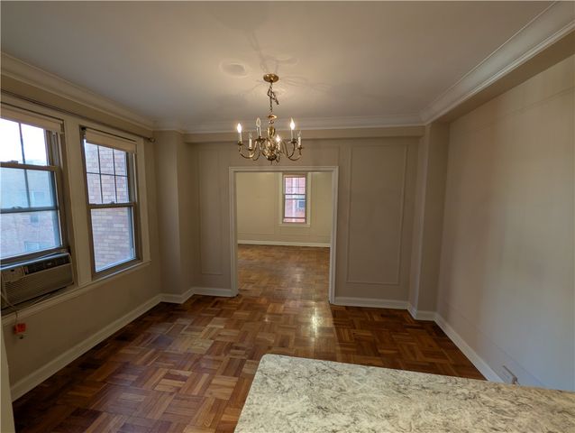 144 N Dithridge St 403, Oakland, PA 15213