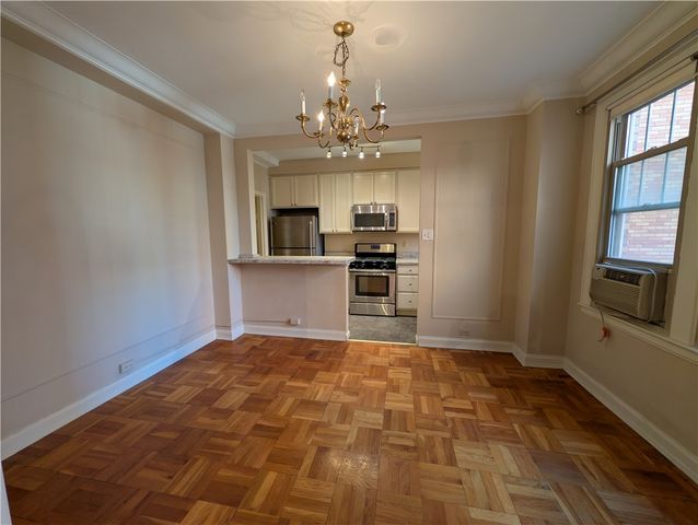 144 N Dithridge St 403, Oakland, PA 15213