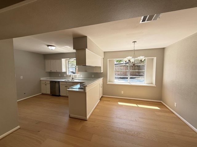 9814 Foxrun Court, Houston, TX 77080