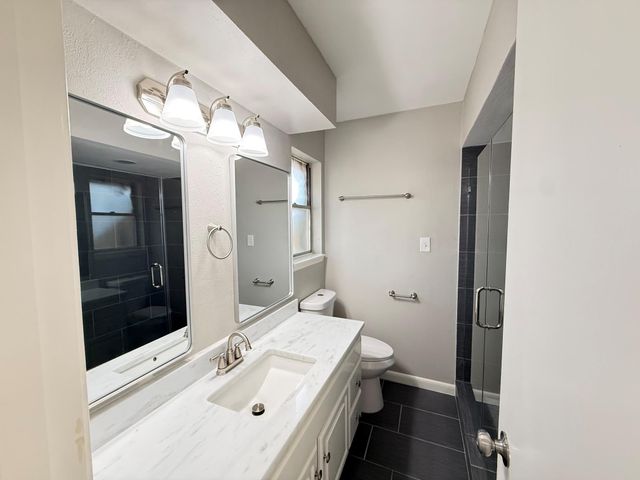 9814 Foxrun Court, Houston, TX 77080