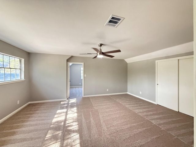 9814 Foxrun Court, Houston, TX 77080