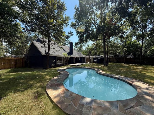 9814 Foxrun Court, Houston, TX 77080
