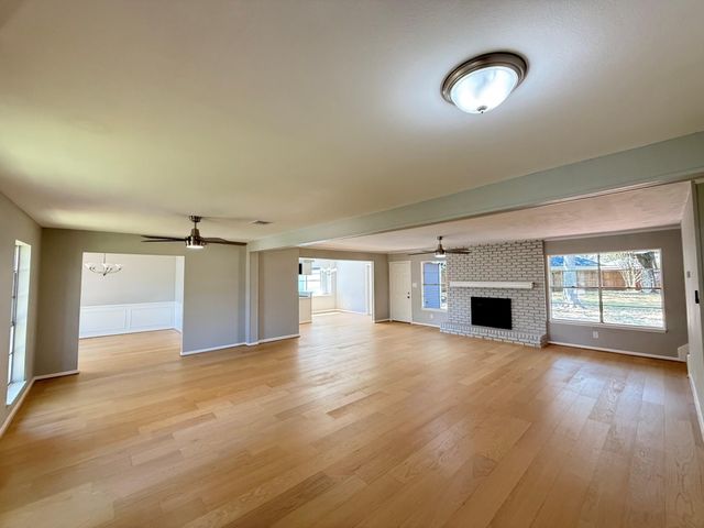 9814 Foxrun Court, Houston, TX 77080