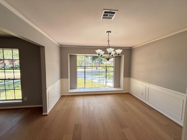 9814 Foxrun Court, Houston, TX 77080