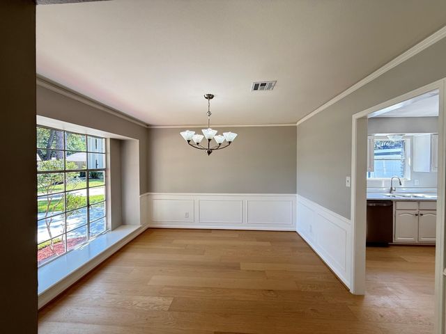 9814 Foxrun Court, Houston, TX 77080
