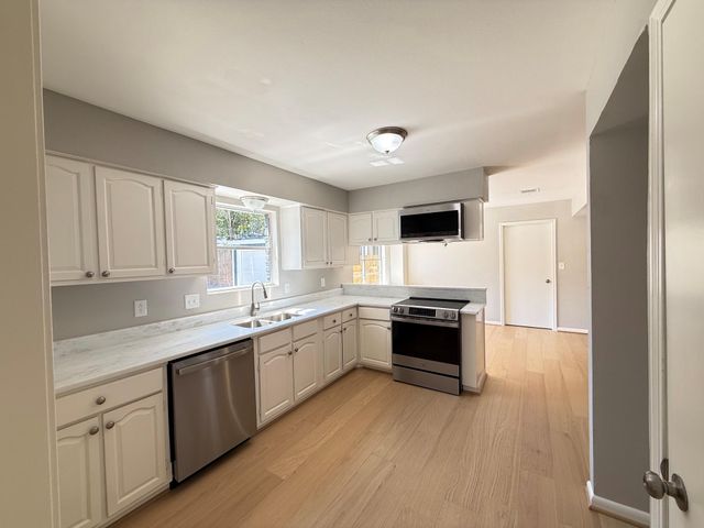 9814 Foxrun Court, Houston, TX 77080