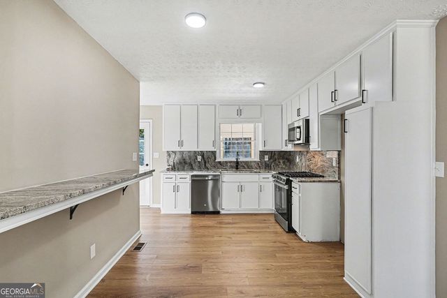 2304 Rolling Acres Drive SW, Conyers, GA 30094