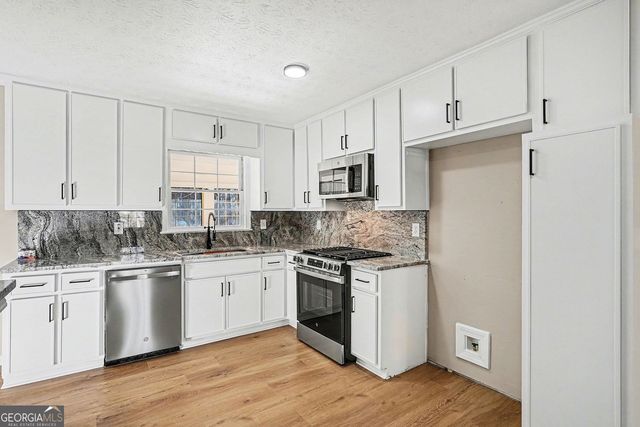 2304 Rolling Acres Drive SW, Conyers, GA 30094