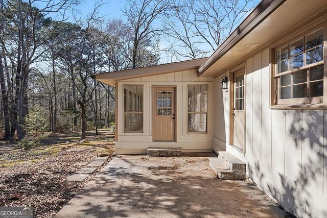 2304 Rolling Acres Drive SW, Conyers, GA 30094