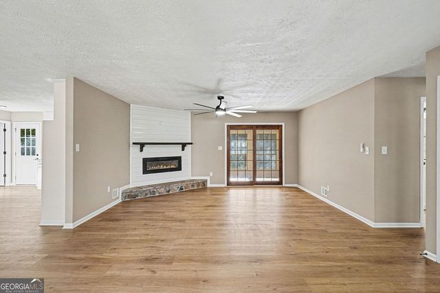 2304 Rolling Acres Drive SW, Conyers, GA 30094