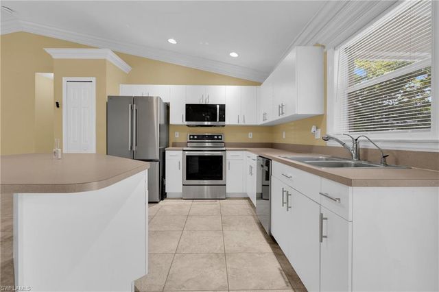4621 30th ST SW, Lehigh Acres, FL 33973