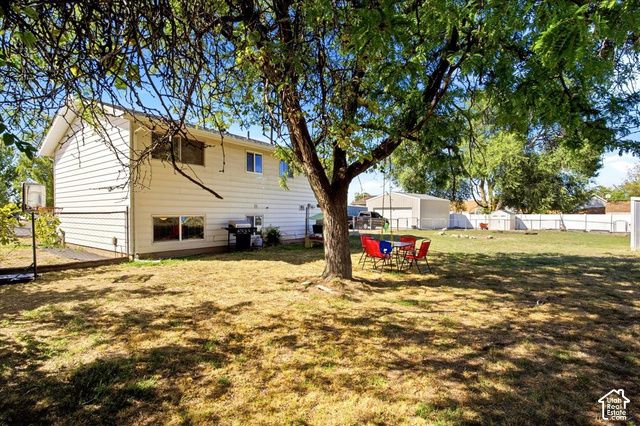 2816 W 1750 N, Clinton, UT 84015