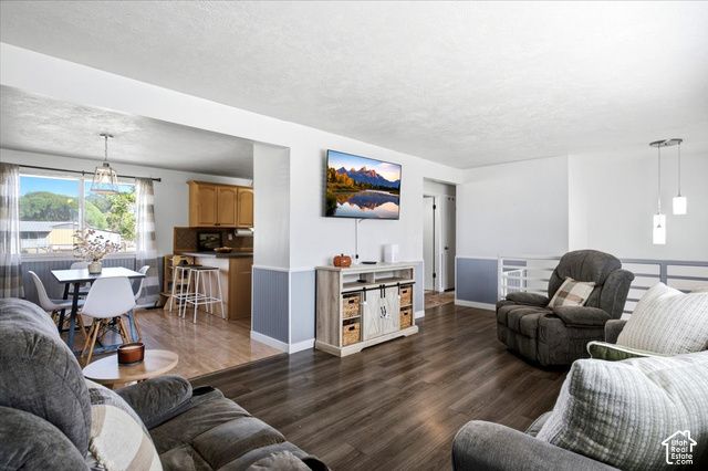 2816 W 1750 N, Clinton, UT 84015