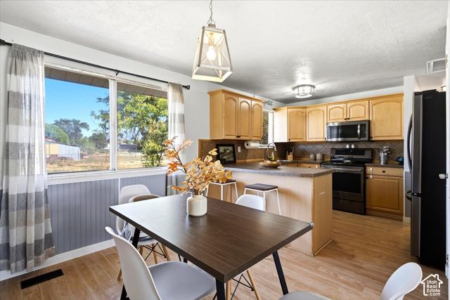 2816 W 1750 N, Clinton, UT 84015