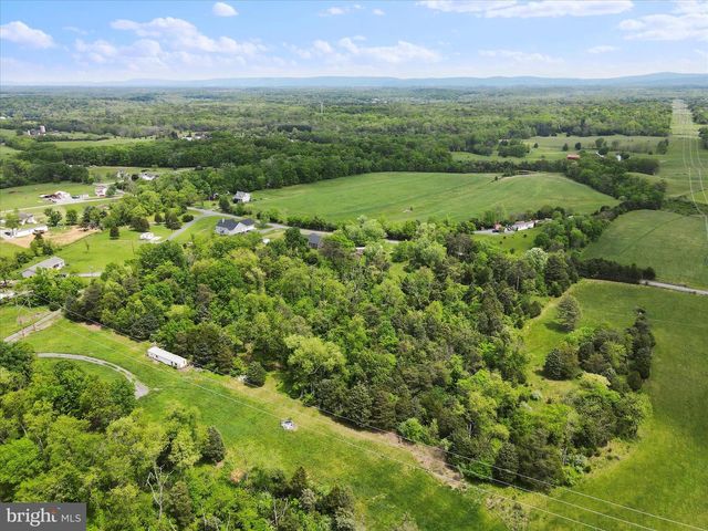 JACOBS RD, Martinsburg, WV 25404