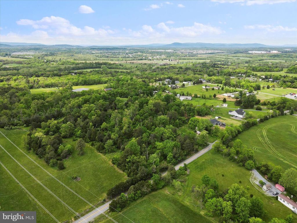 JACOBS RD, Martinsburg, WV 25404