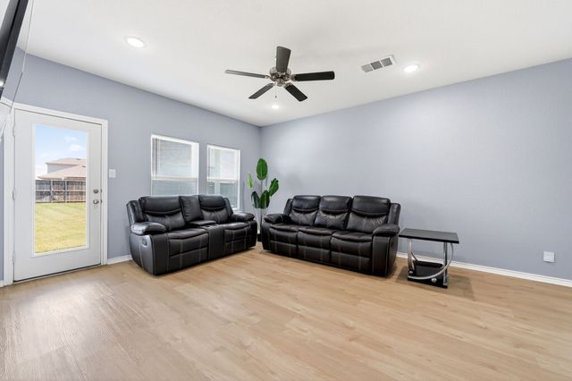 1610 Seadrift Drive, Forney, TX 75126