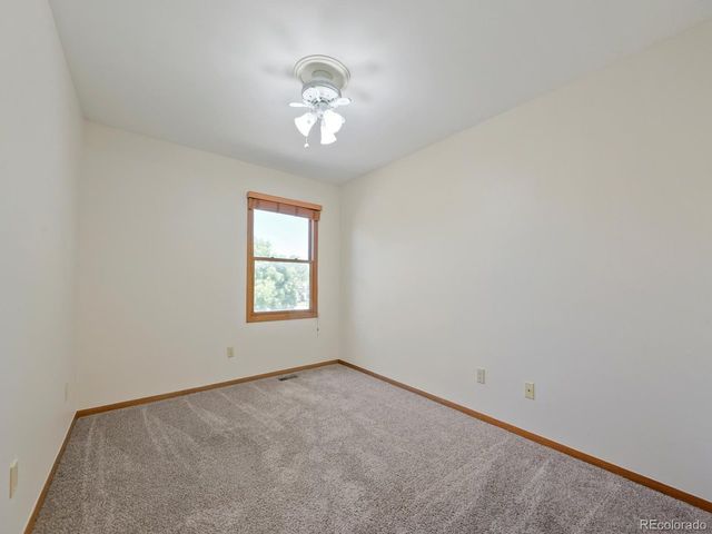 398 Pin Oak Dr, Loveland, CO 80538