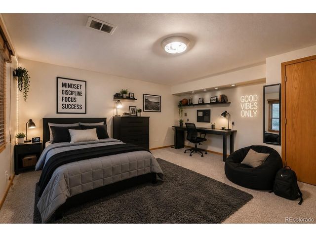 398 Pin Oak Dr, Loveland, CO 80538