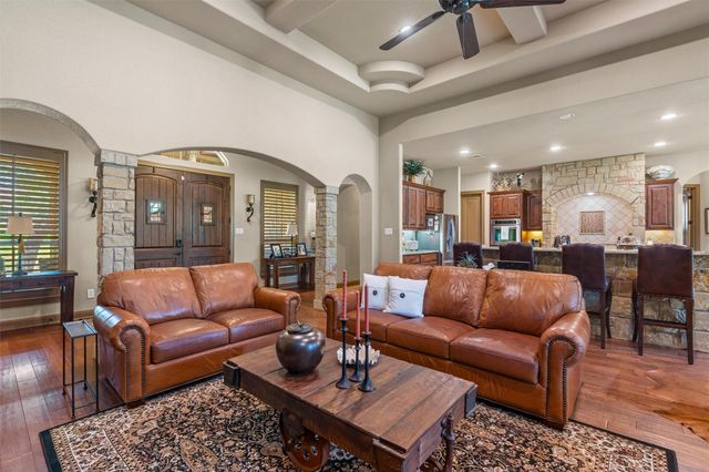 104 Vista LN, Georgetown, TX 78633