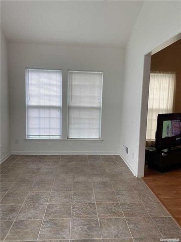 87 Louden Loop, Mount Sinai, NY 11766