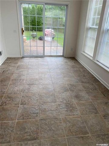 87 Louden Loop, Mount Sinai, NY 11766