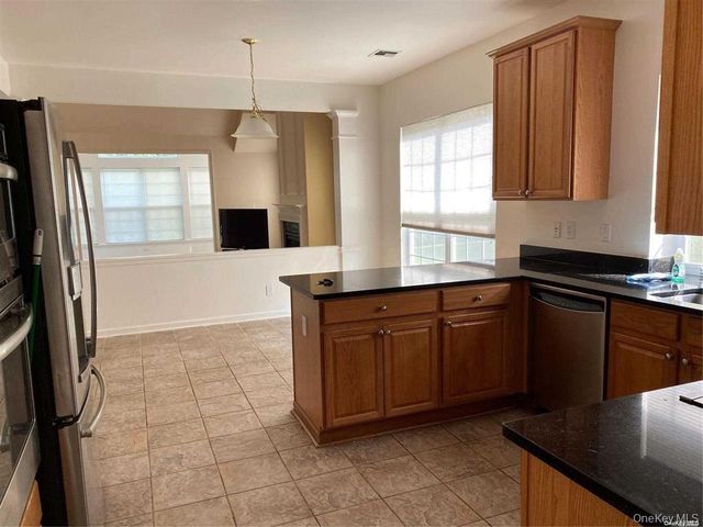 87 Louden Loop, Mount Sinai, NY 11766