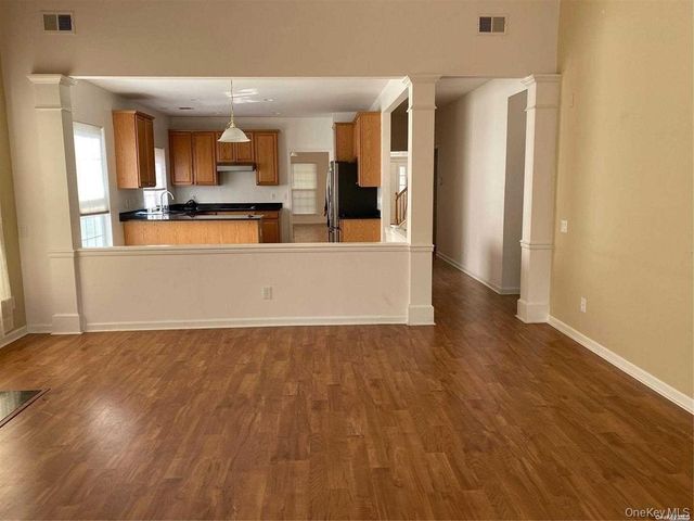 87 Louden Loop, Mount Sinai, NY 11766