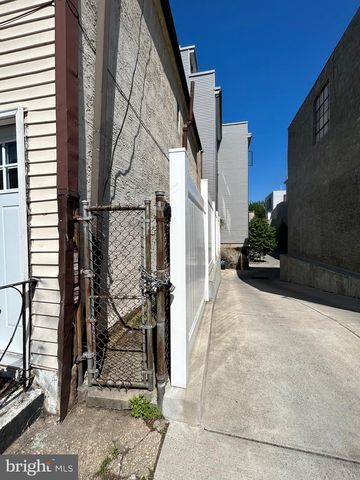 2020 TULIP ST, Philadelphia, PA 19125
