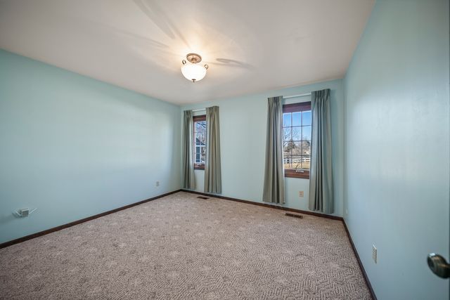 208 W 28th Avenue, Coal Valley, IL 61240