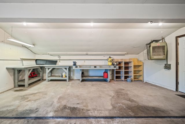 208 W 28th Avenue, Coal Valley, IL 61240