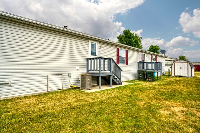 194 Sparrow Drive, Sauk Village, IL 60411