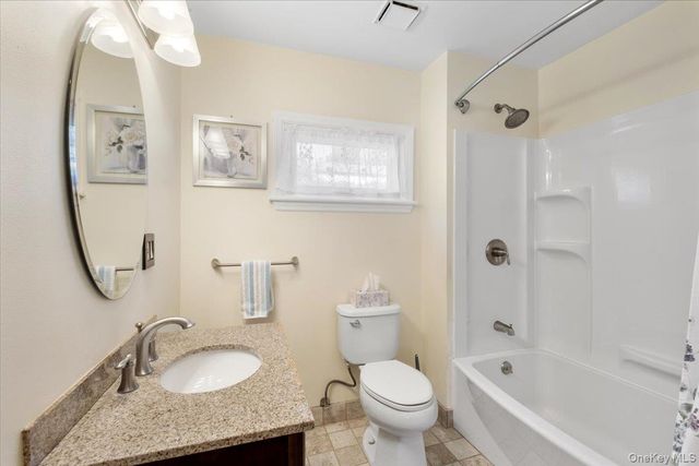 5 Spruce Street, Lake Peekskill, NY 10537