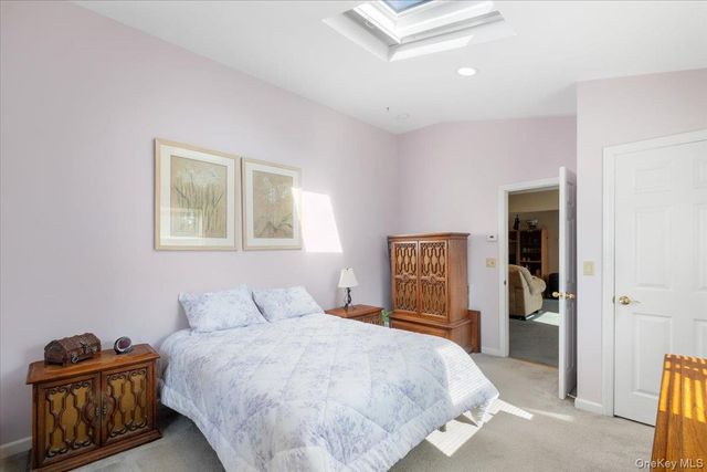 5 Spruce Street, Lake Peekskill, NY 10537