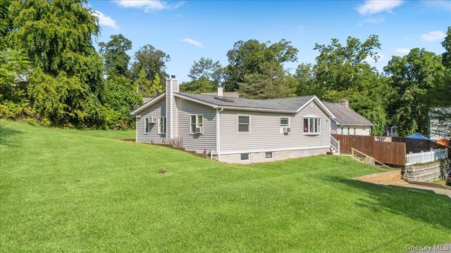 5 Spruce Street, Lake Peekskill, NY 10537