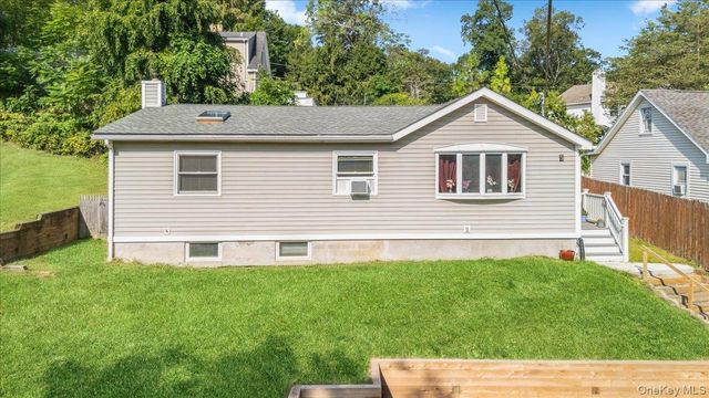 5 Spruce Street, Lake Peekskill, NY 10537