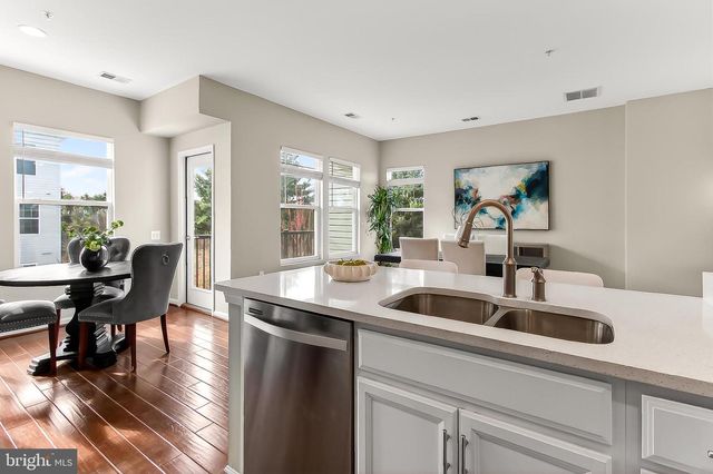 16856 PORTERS INN DR, Dumfries, VA 22026