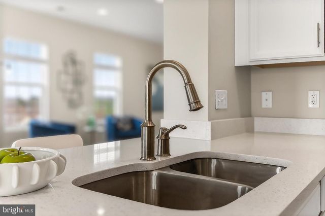 16856 PORTERS INN DR, Dumfries, VA 22026