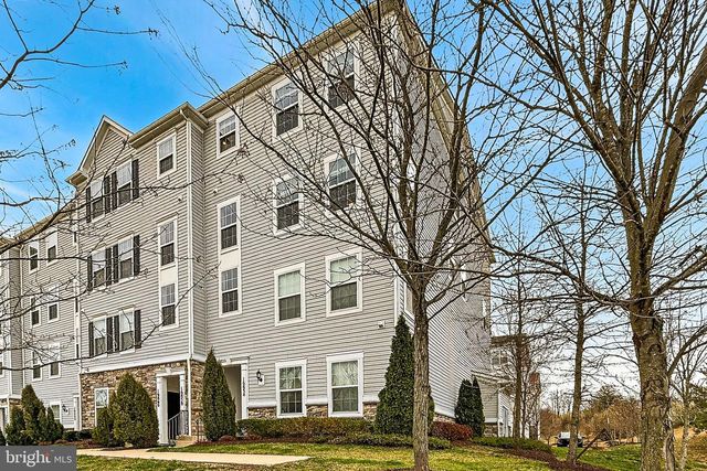 16856 PORTERS INN DR, Dumfries, VA 22026