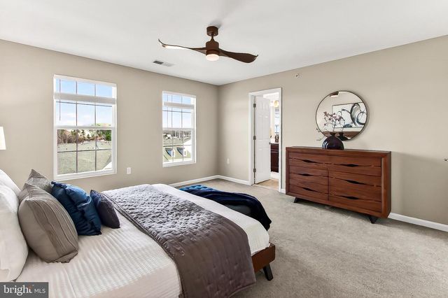 16856 PORTERS INN DR, Dumfries, VA 22026