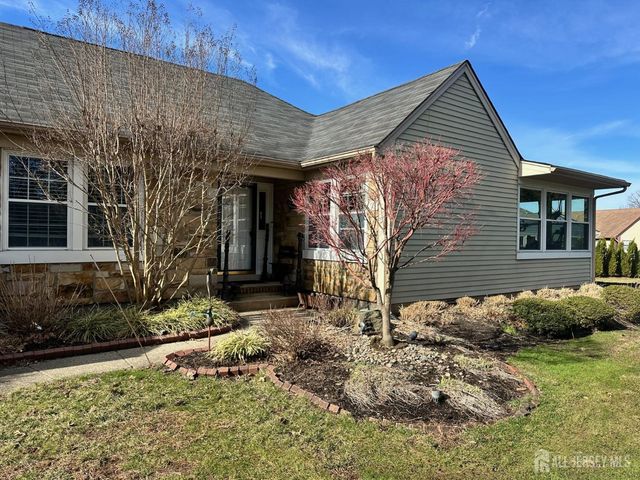 67 Yorkshire Drive, Monroe, NJ 08831