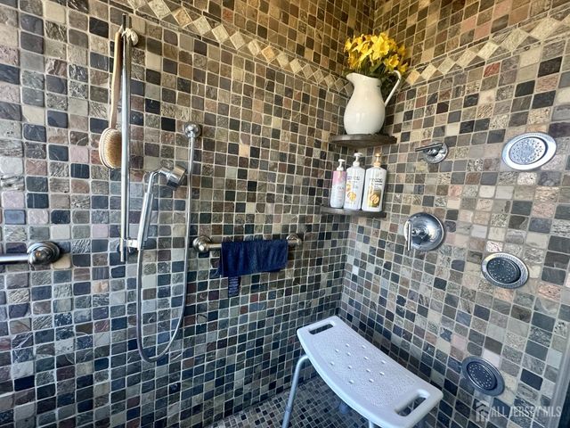 67 Yorkshire Drive, Monroe, NJ 08831