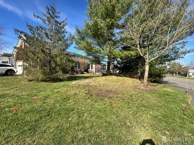 67 Yorkshire Drive, Monroe, NJ 08831