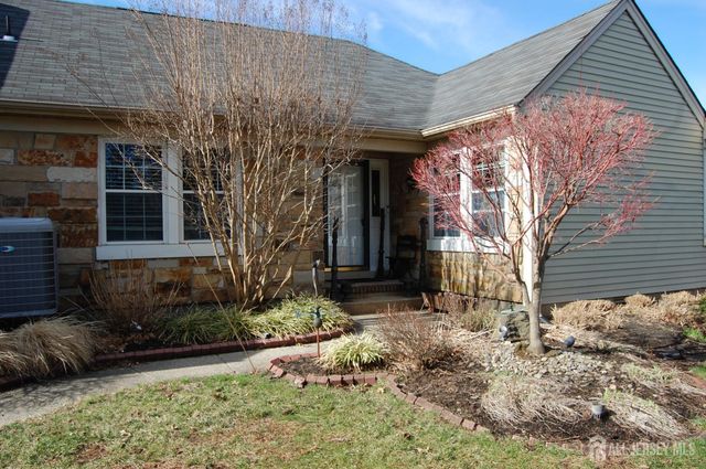 67 Yorkshire Drive, Monroe, NJ 08831