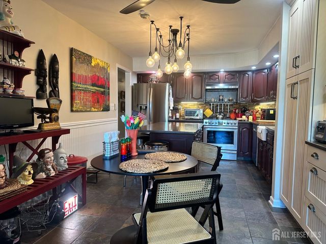 67 Yorkshire Drive, Monroe, NJ 08831