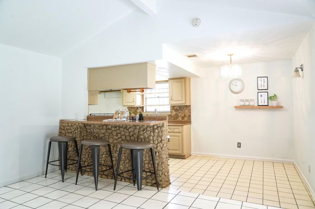 11819 S Ridgewood Circle, Houston, TX 77071