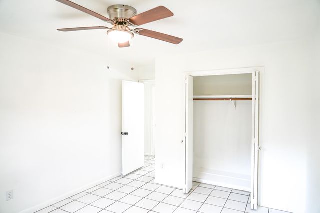 11819 S Ridgewood Circle, Houston, TX 77071