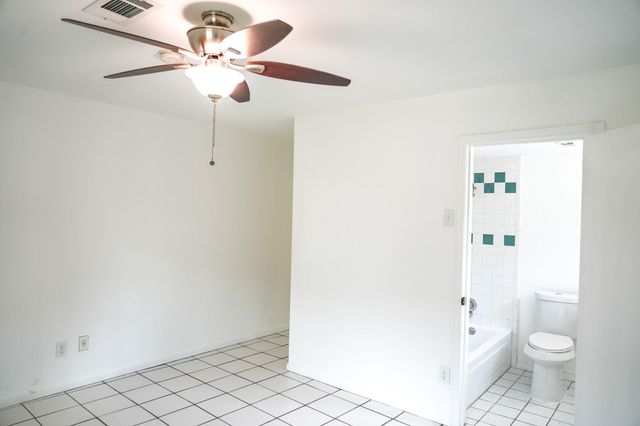 11819 S Ridgewood Circle, Houston, TX 77071