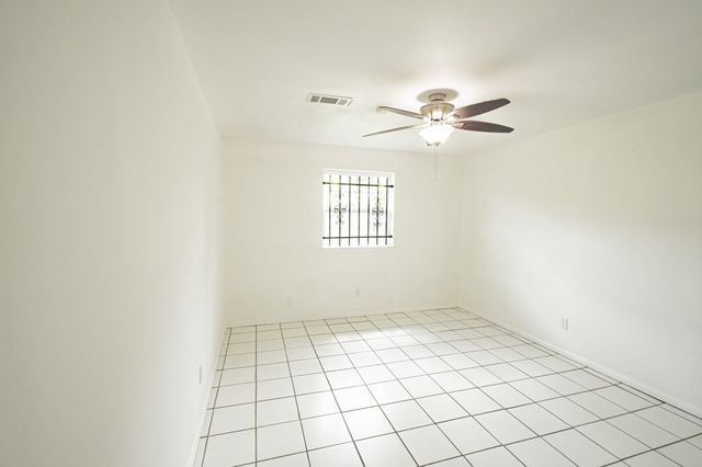 11819 S Ridgewood Circle, Houston, TX 77071