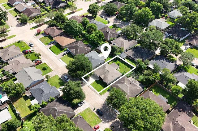 11819 S Ridgewood Circle, Houston, TX 77071